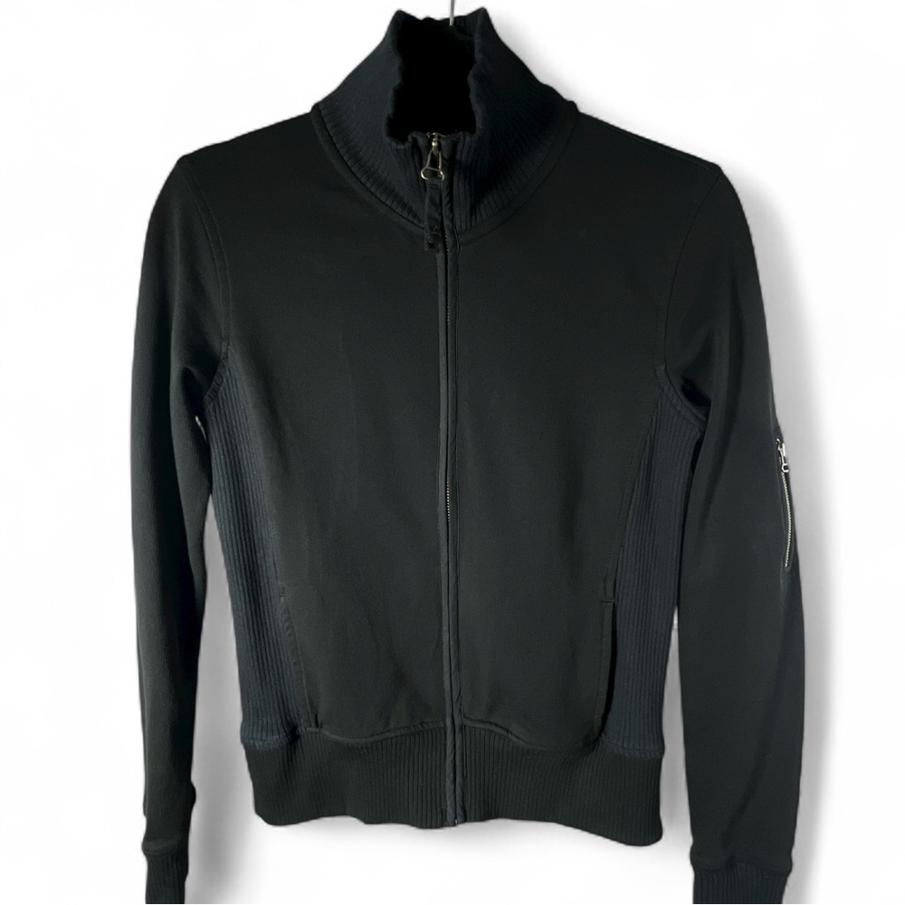 GAP body Black Zip Up sweater ribbed stretch material for added comfort Size XS